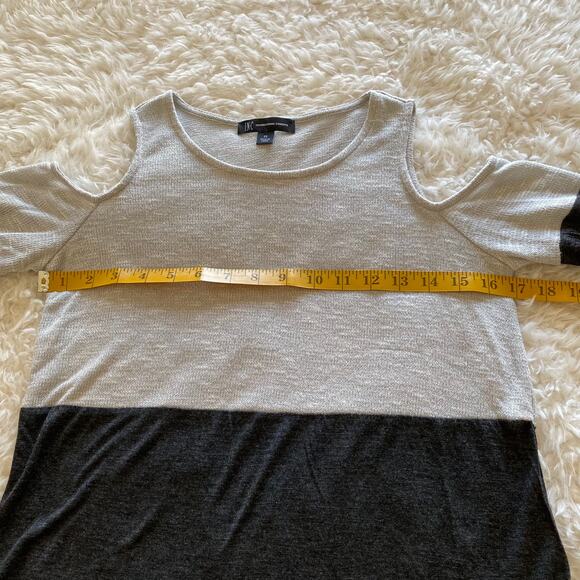 NWT INC Long Sleeve Cold Shoulder Top Gray & Black Color Block Size XS - Picture 6 of 9
